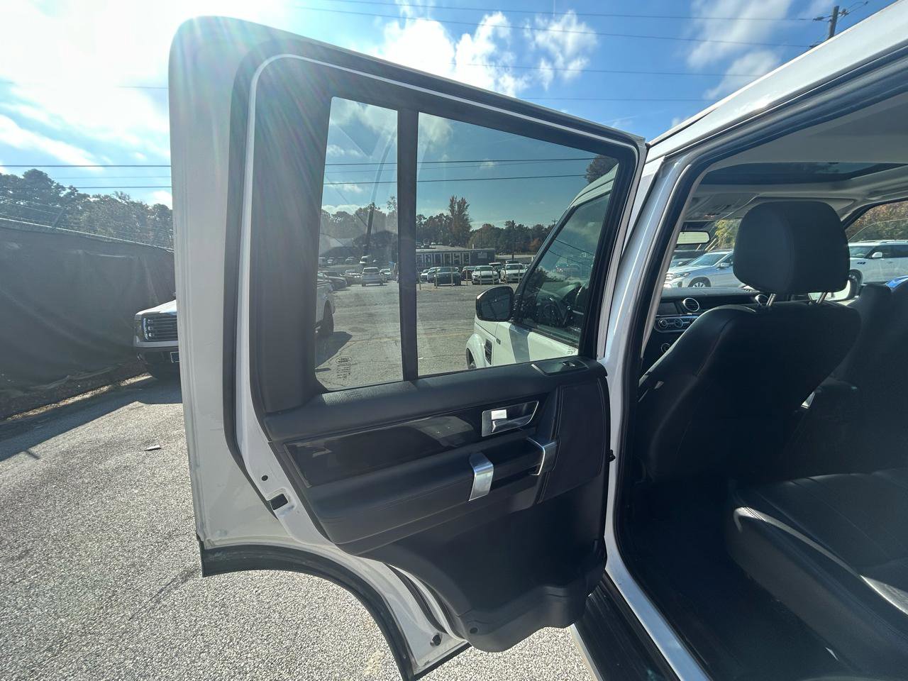 Used 2016 Land Rover LR4 HSE Silver Edition AWD/4WD image 12