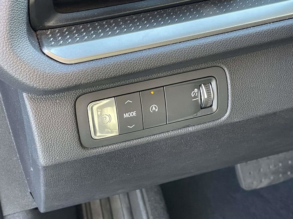 Used 2024 Chevrolet Traverse LT image 27