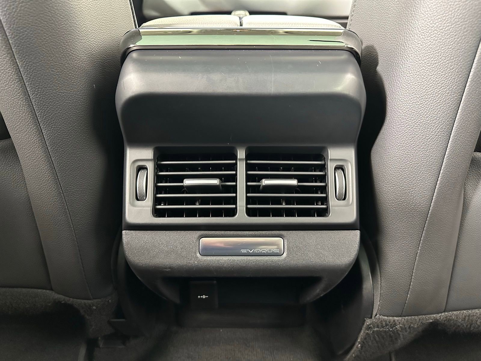 Used 2023 Land Rover Range Rover Evoque R-Dynamic S image 33
