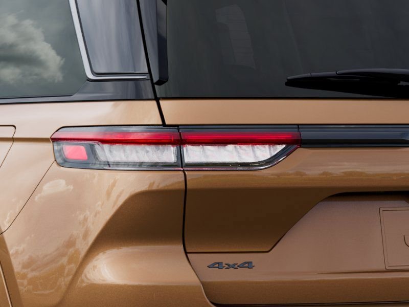 New 2026 Jeep Grand Cherokee Summit AWD/4WD image 9