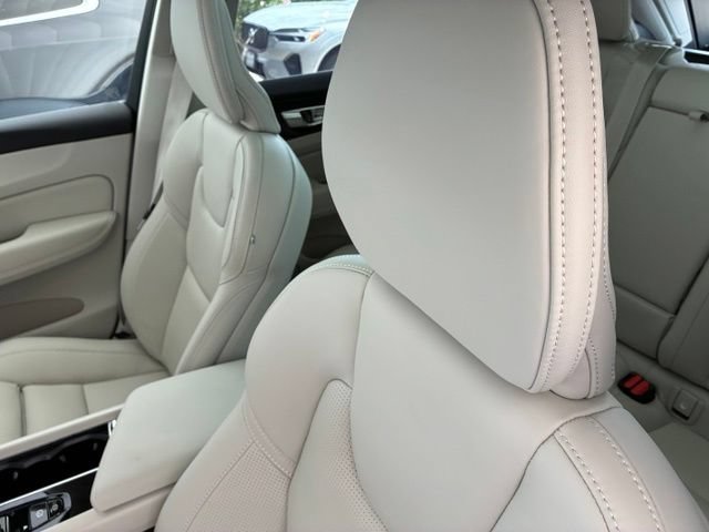 New 2026 Volvo XC60 T8 Ultra w/ Protection Package Premier AWD/4WD image 19