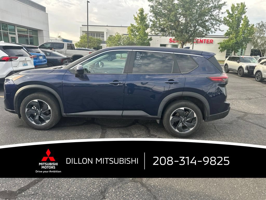 Used 2025 Nissan Rogue SV AWD/4WD image 7