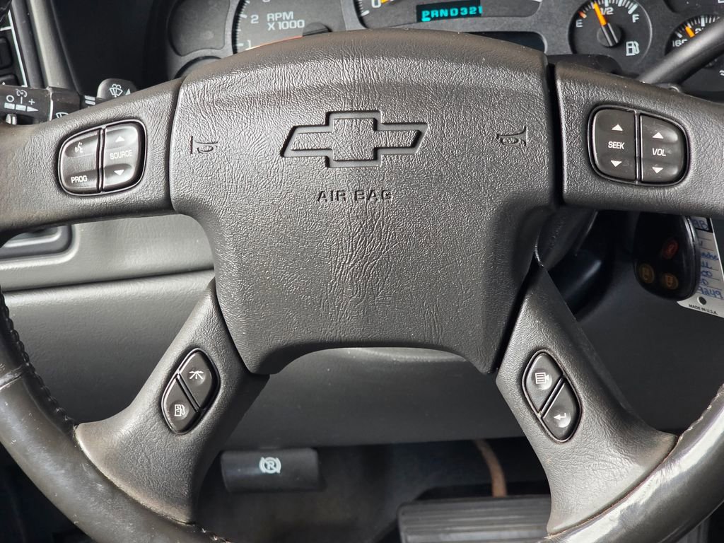 Used 2004 Chevrolet Avalanche Z71 w/ Preferred Equipment Group AWD/4WD image 12