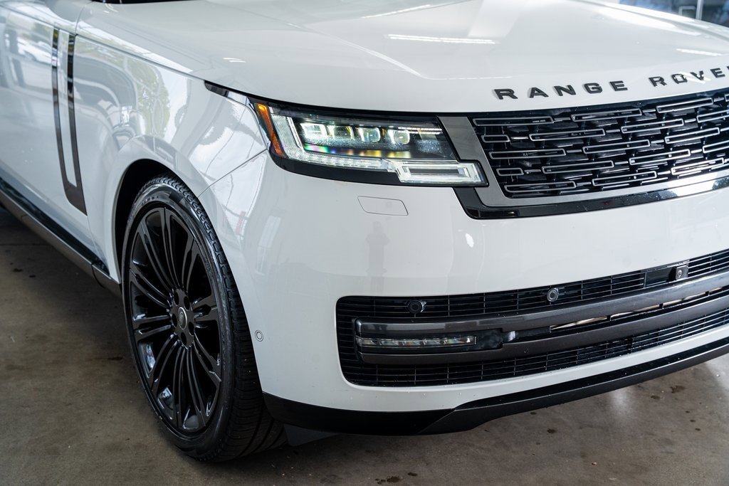 Used 2024 Land Rover Range Rover SE image 18