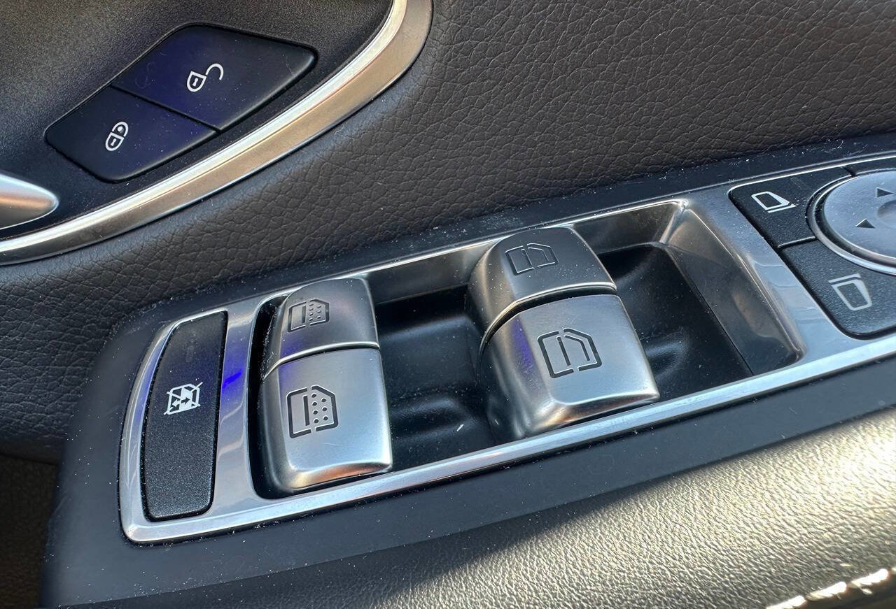 Used 2020 Mercedes-Benz S 450 Sedan w/ AMG Line Exterior image 29