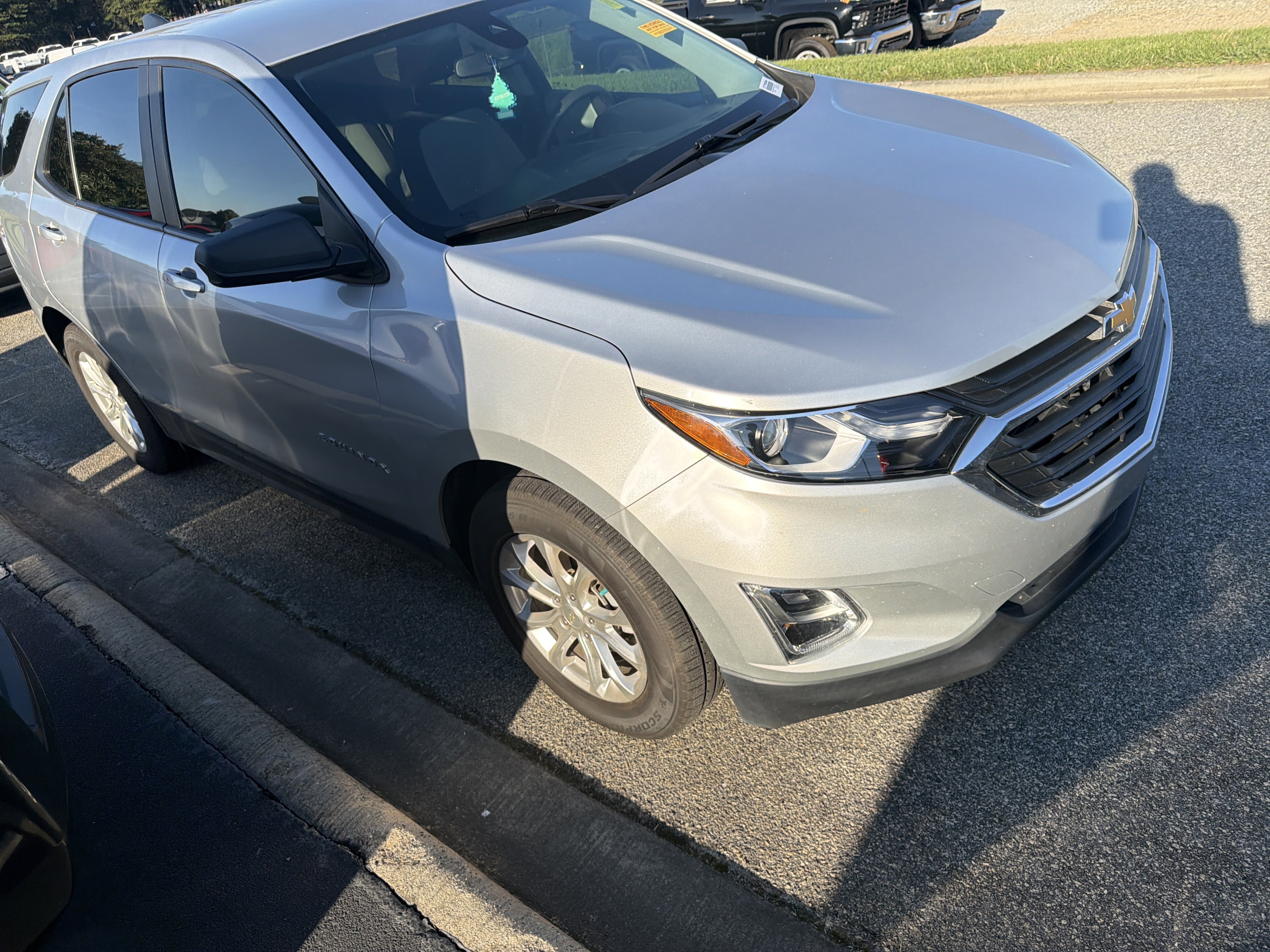 Used 2021 Chevrolet Equinox LS w/ LS Convenience Package FWD video 2