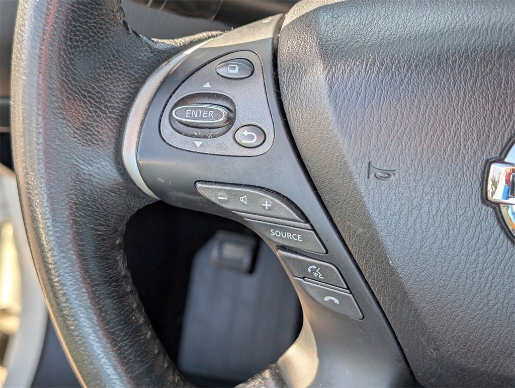 Used 2015 Nissan Pathfinder SV image 19