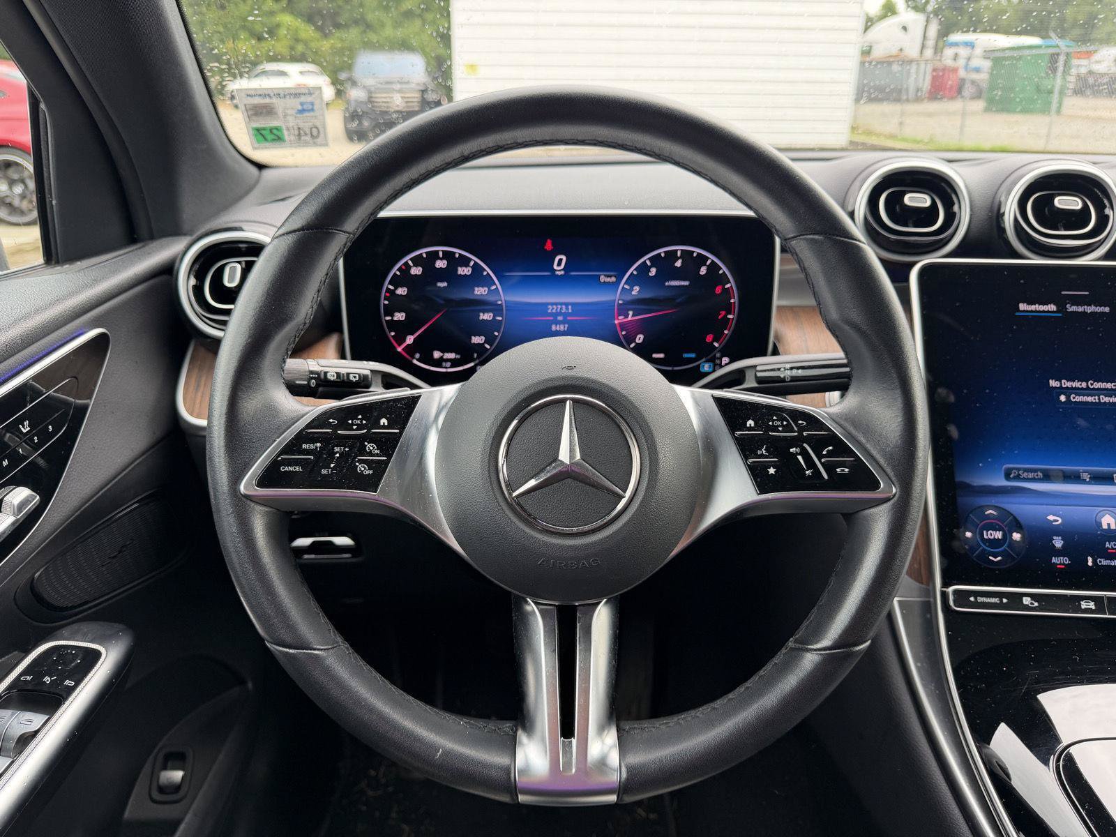 Used 2025 Mercedes-Benz GLC 300 4MATIC image 10