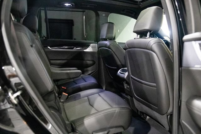 Used 2024 Cadillac XT6 Premium Luxury w/ Technology Package FWD image 14