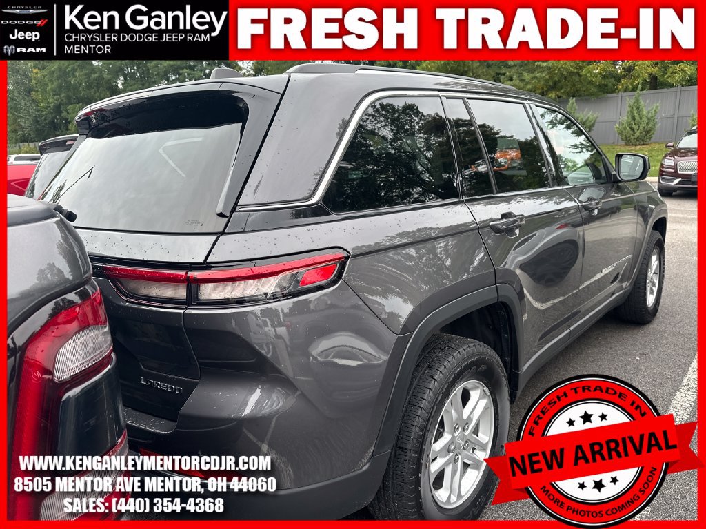 Used 2023 Jeep Grand Cherokee Laredo AWD/4WD image 9