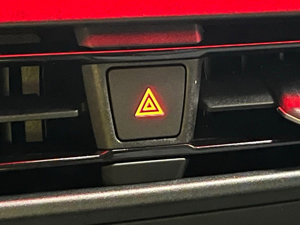 New 2025 Volkswagen Tiguan SE R-Line image 11