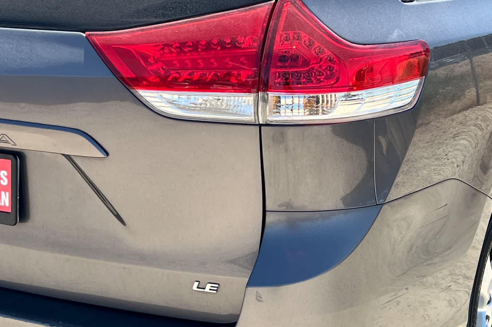 Used 2014 Toyota Sienna LE FWD image 13