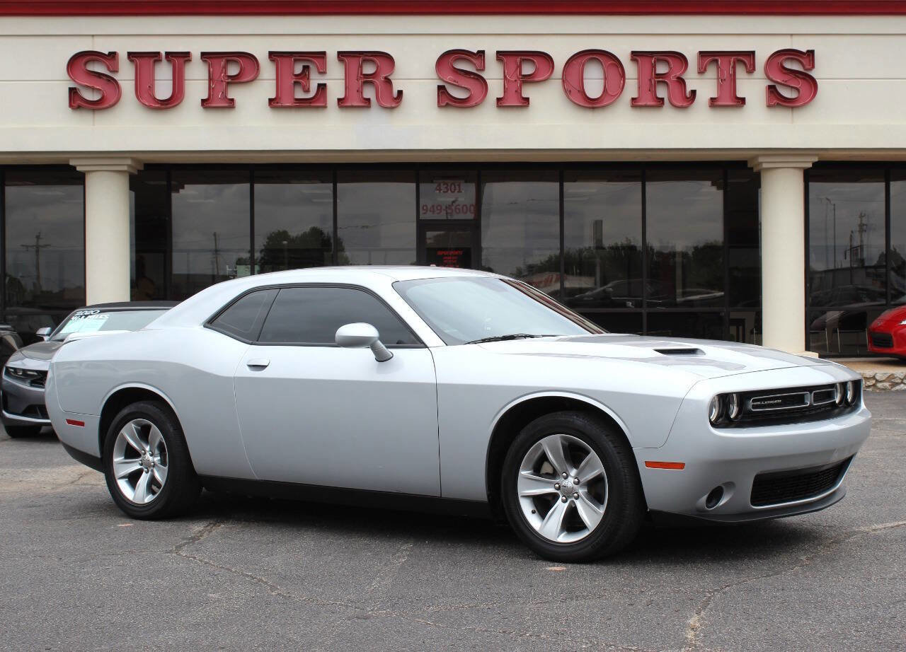 Used 2021 Dodge Challenger SXT RWD image 1