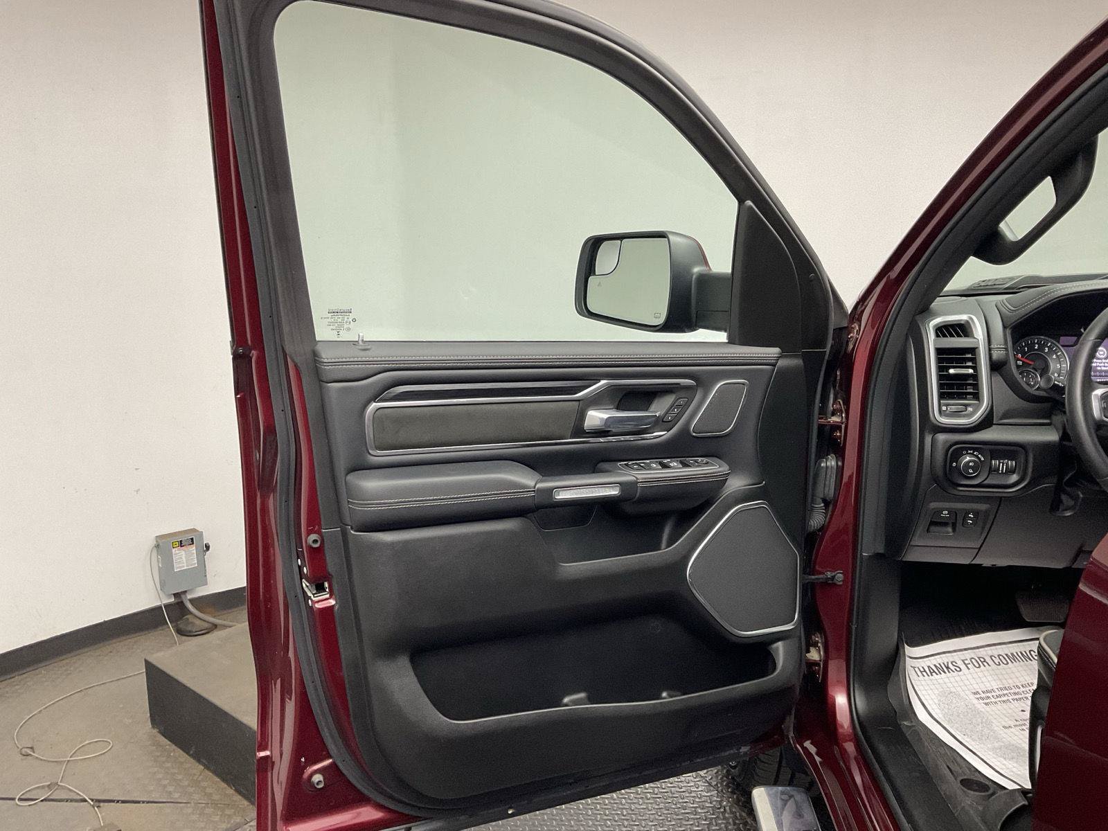 Used 2023 RAM 1500 Laramie AWD/4WD image 9