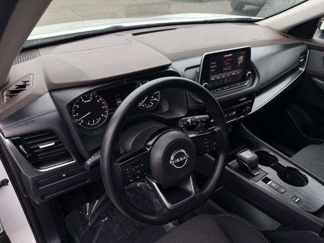 Certified 2023 Nissan Rogue SV image 18