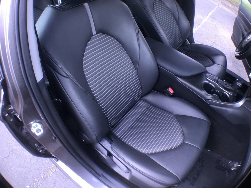 Used 2023 Toyota Camry SE image 20