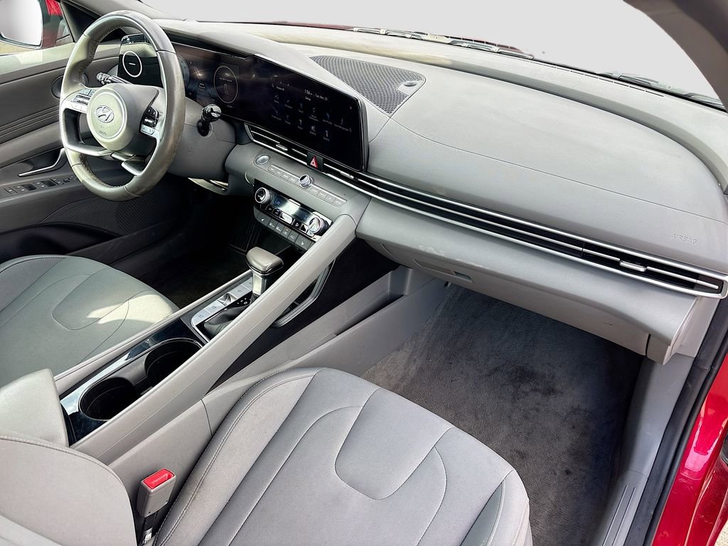 Used 2023 Hyundai Elantra SEL w/ Convenience Package image 28