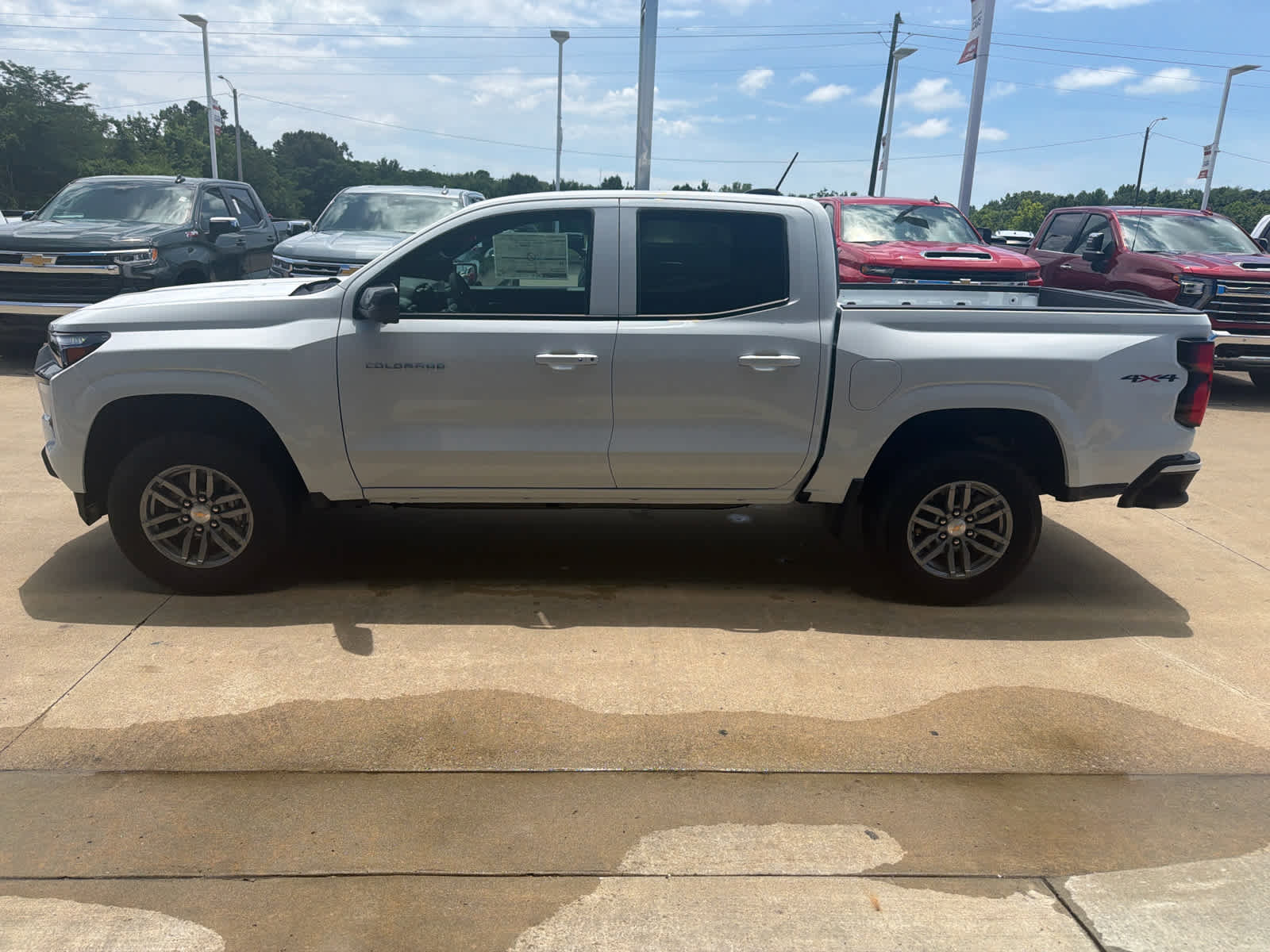 New 2026 Chevrolet Colorado LT w/ LT Convenience Package AWD/4WD image 3