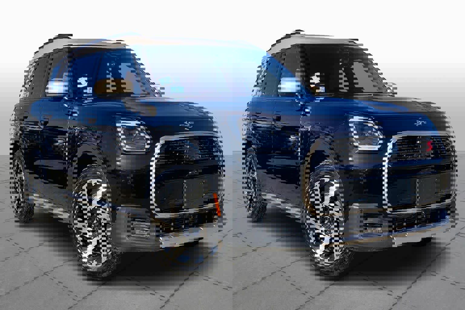 Used 2025 MINI Cooper Countryman S w/ Comfort Package Max image 2