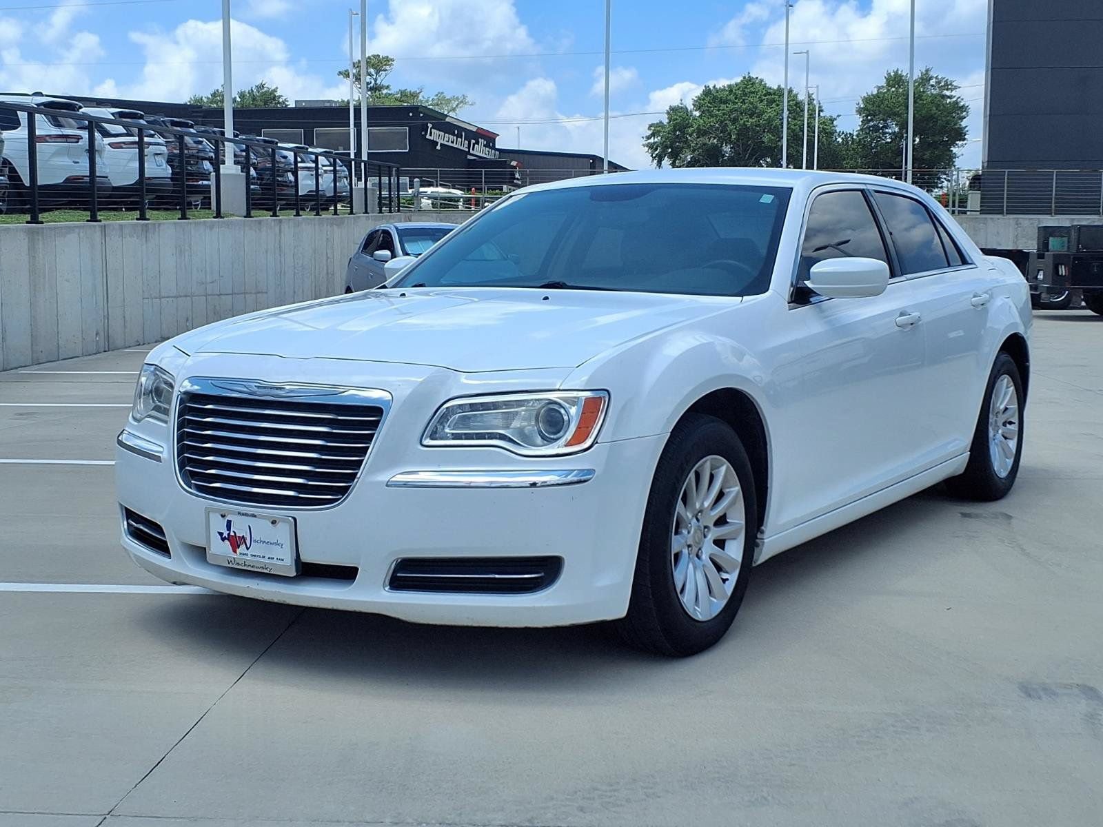 Used 2014 Chrysler 300 RWD image 3