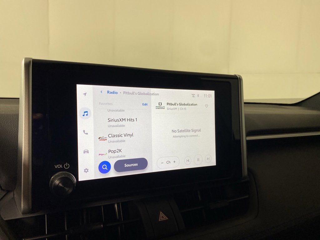 Used 2025 Toyota RAV4 SE image 17