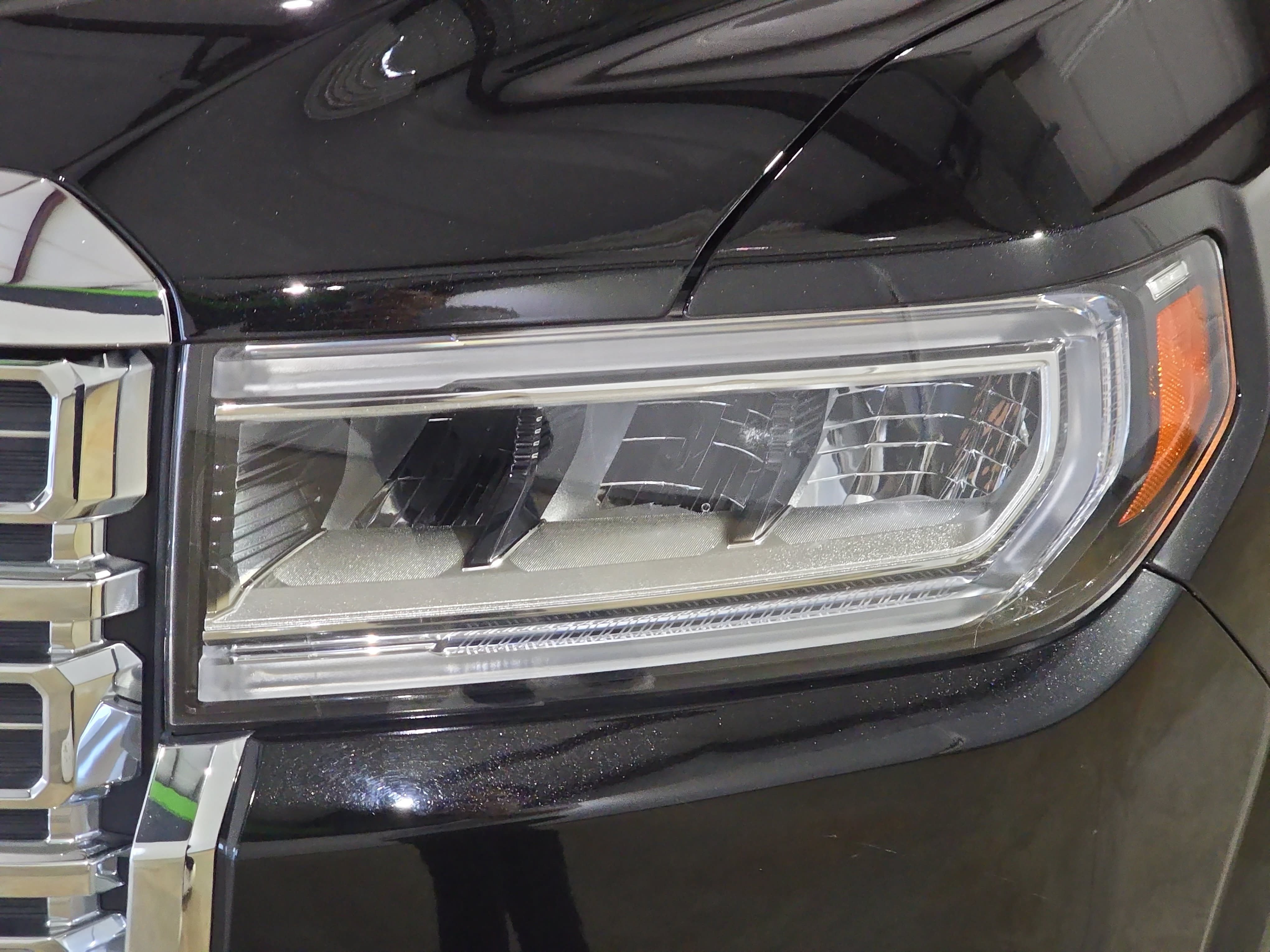 Used 2023 GMC Acadia Denali w/ Black Diamond Edition AWD/4WD image 30