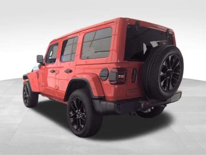 Used 2025 Jeep Wrangler Unlimited Sahara w/ Safety Group image 10