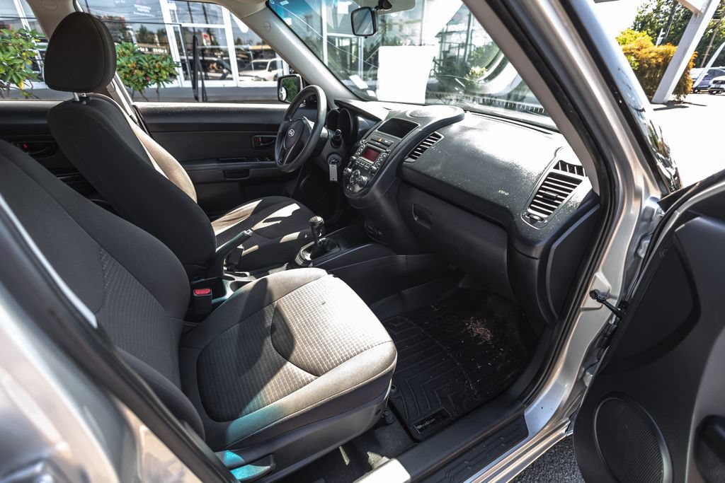 Used 2012 Kia Soul FWD image 17
