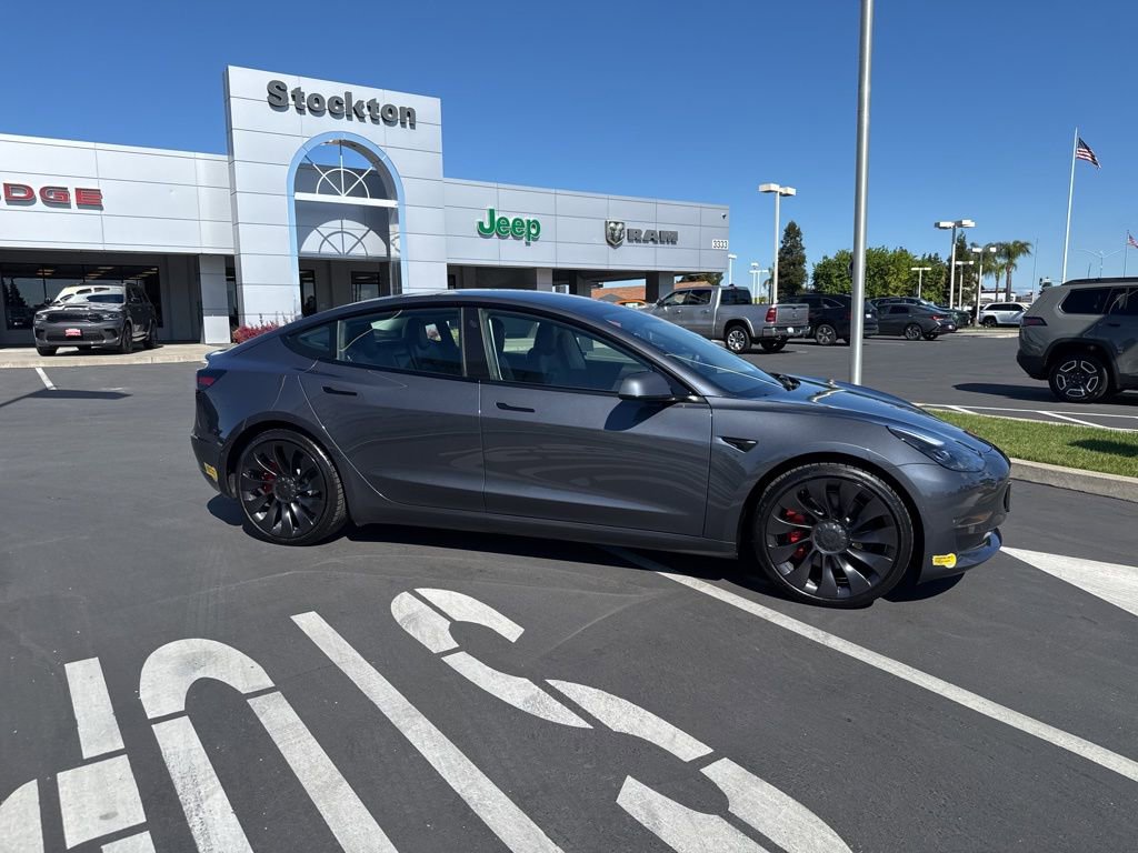 Used 2022 Tesla Model 3 Performance image 3