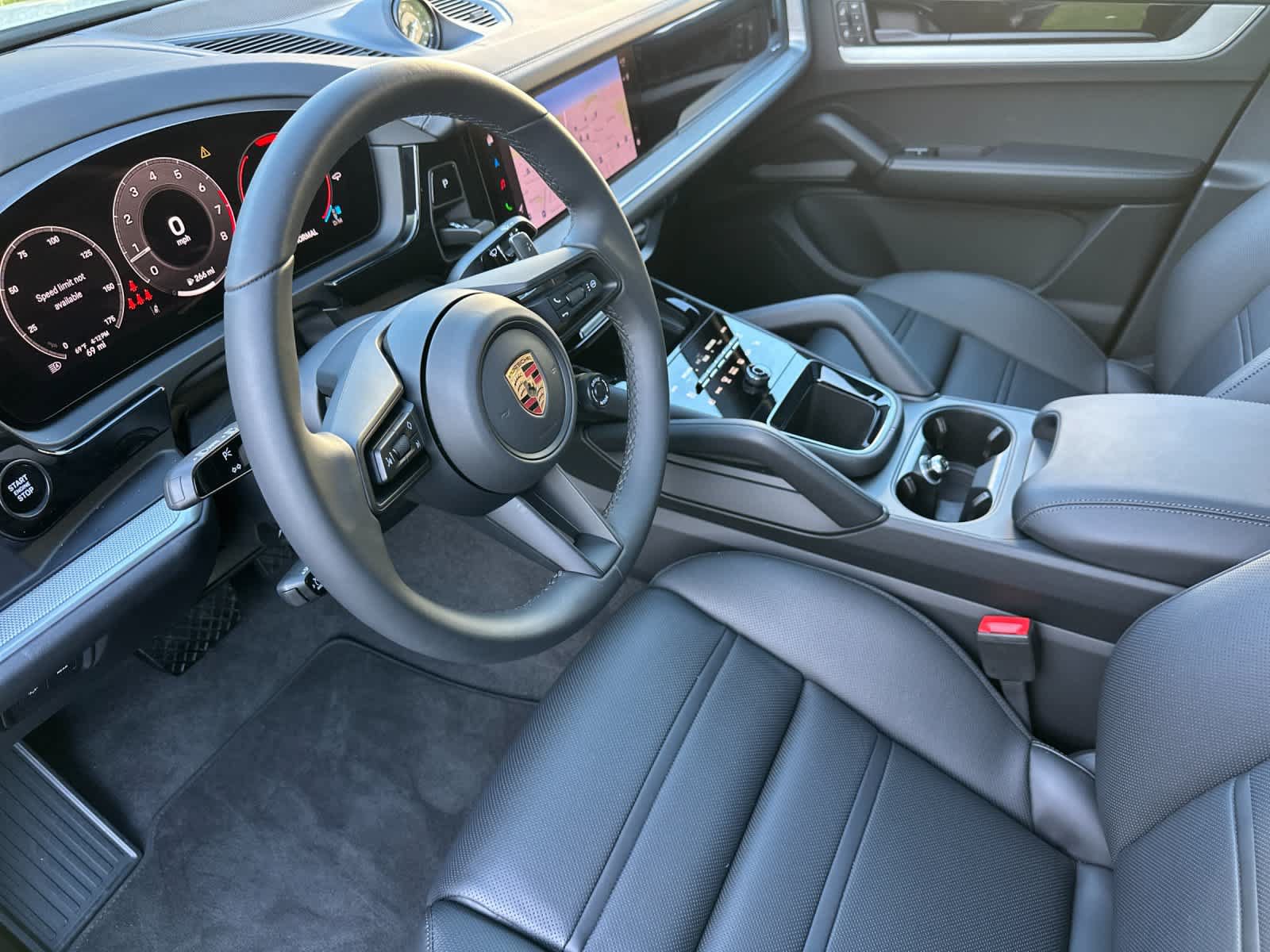 New 2025 Porsche Cayenne Coupe AWD/4WD image 4