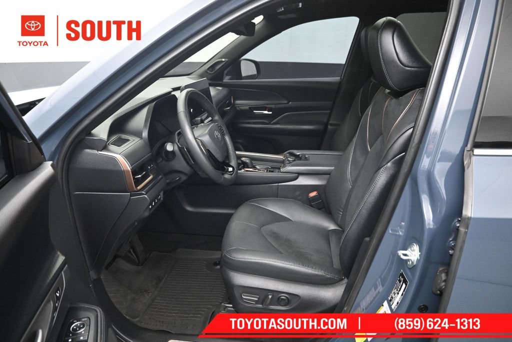 Used 2024 Toyota Grand Highlander AWD Hybrid image 9