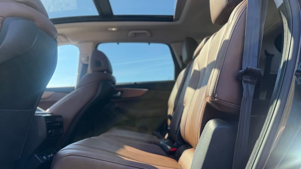 Used 2023 Acura MDX SH-AWD w/ Technology Package image 18