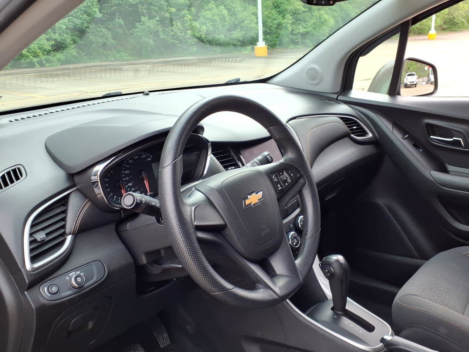 Used 2021 Chevrolet Trax LS AWD/4WD image 10