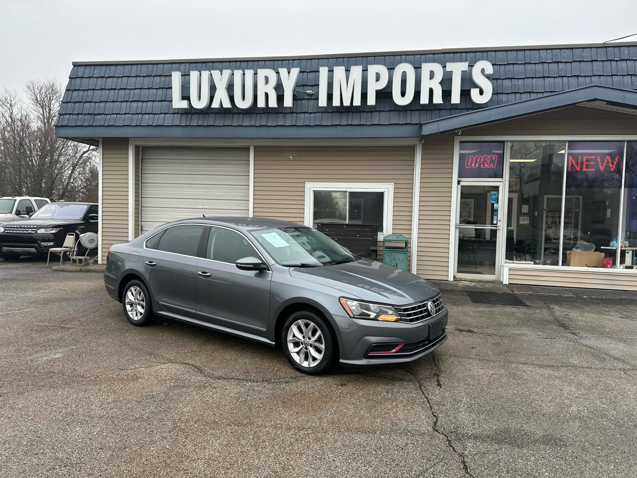Used 2017 Volkswagen Passat 1.8T S image 2