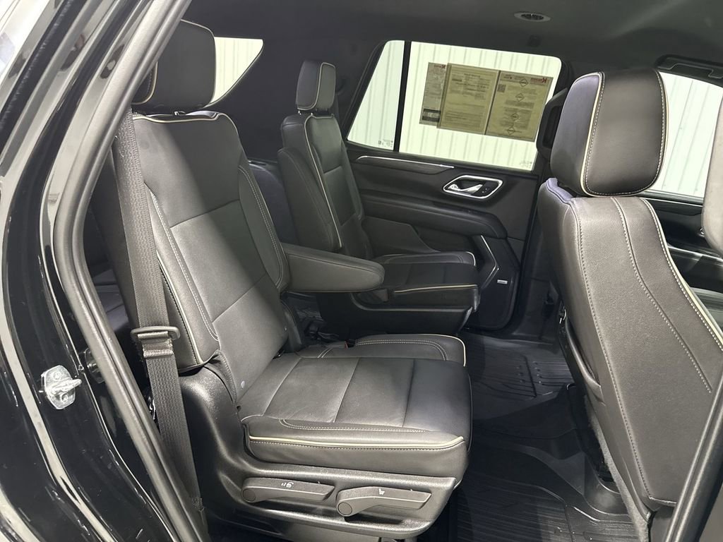 Used 2023 GMC Yukon SLT w/ SLT Luxury Package AWD/4WD image 28