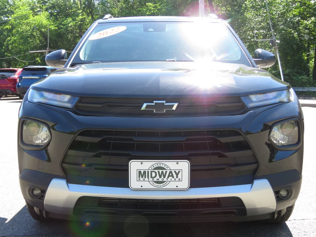 Used 2022 Chevrolet TrailBlazer LT w/ LPO, Blackout Package AWD/4WD image 2