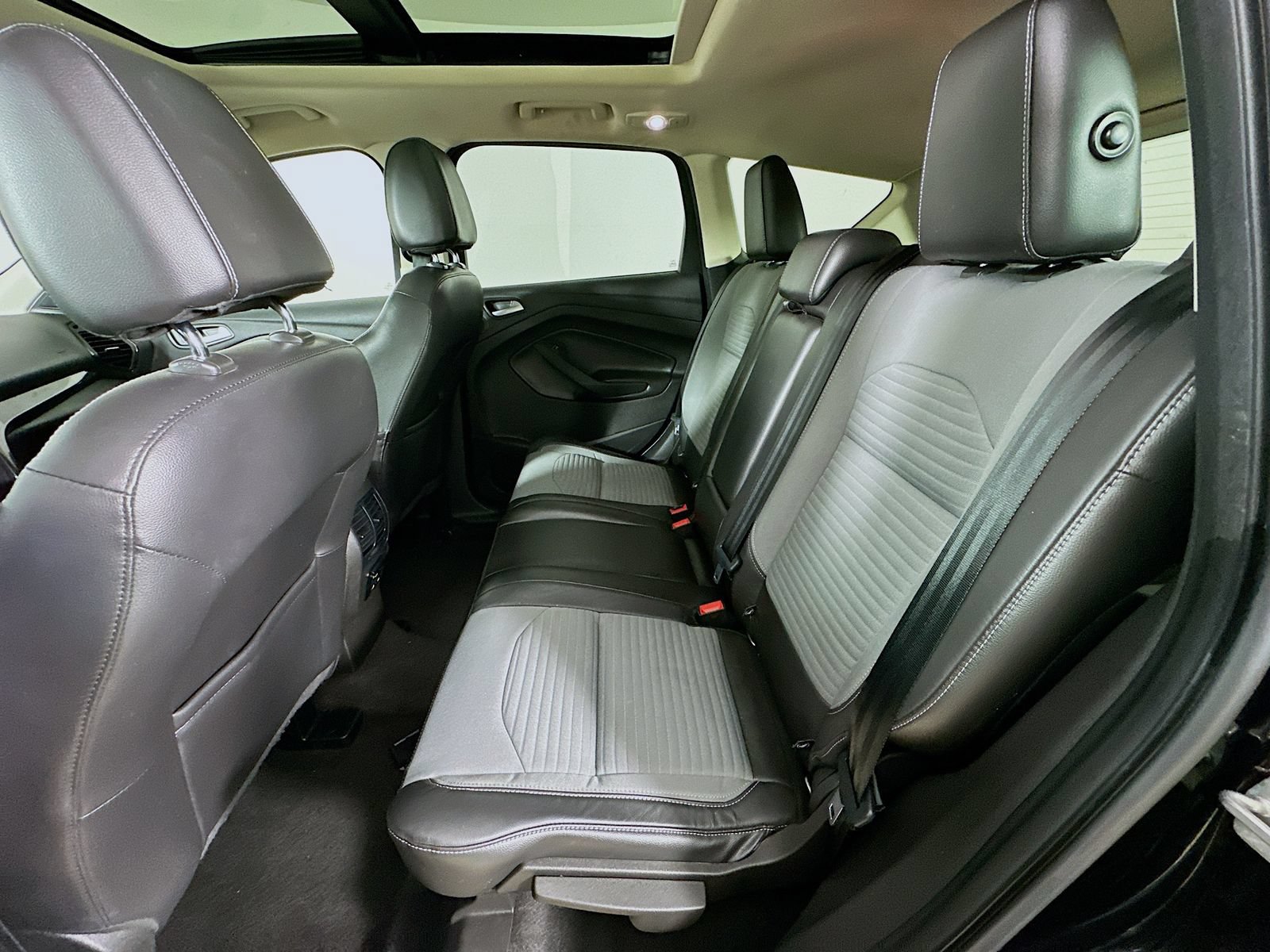 Used 2017 Ford Escape Titanium AWD/4WD image 38
