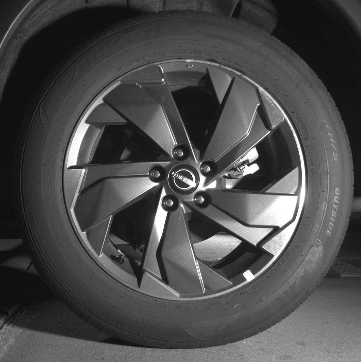 Used 2025 Nissan Rogue SV image 14