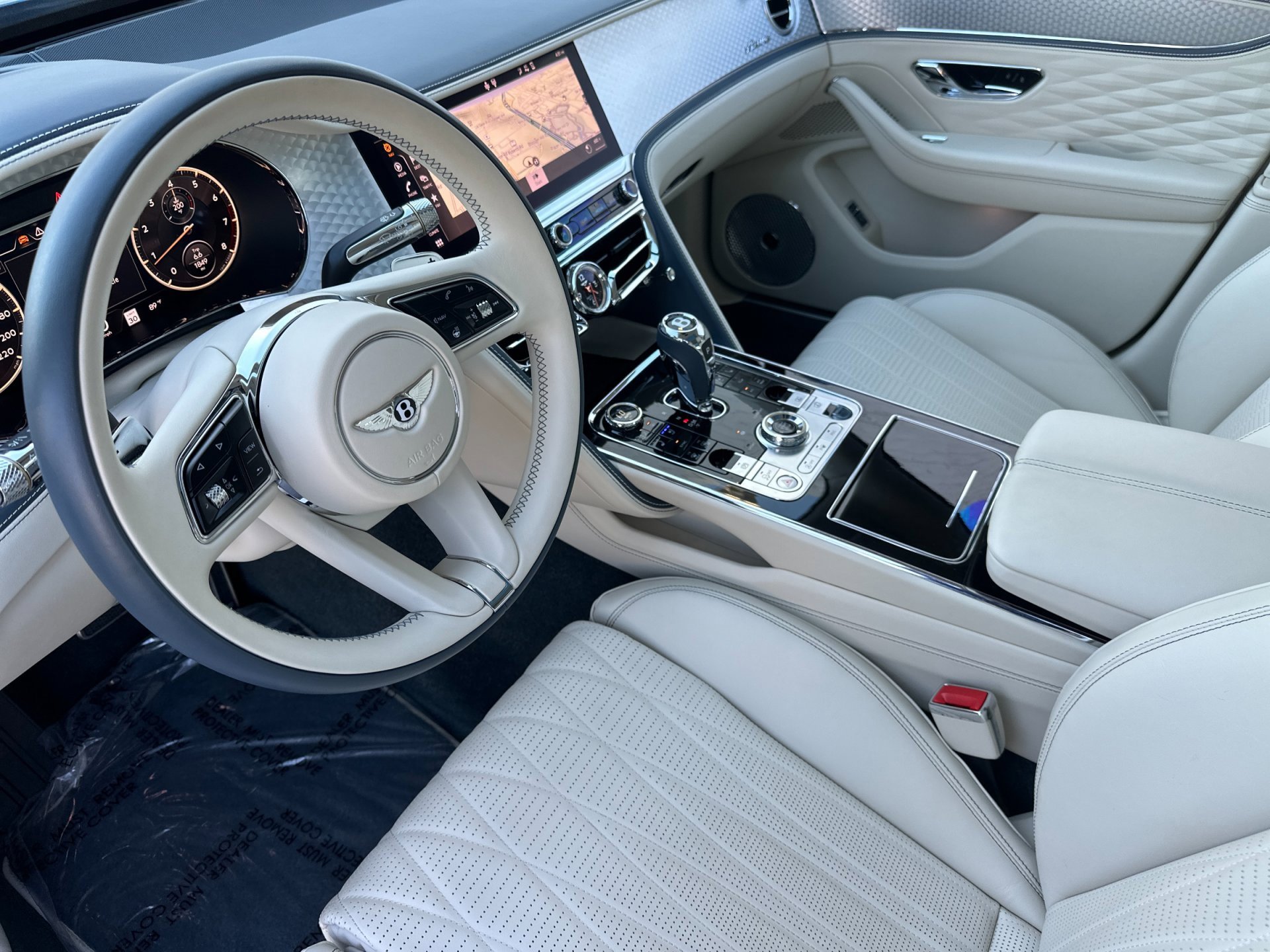 Used 2024 Bentley Flying Spur V8 image 13
