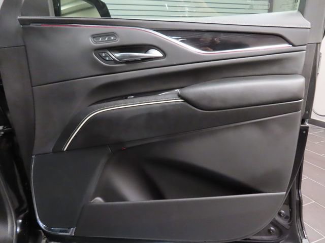 Certified 2024 Cadillac Escalade ESV V w/ LPO, ONYX Package AWD/4WD image 14