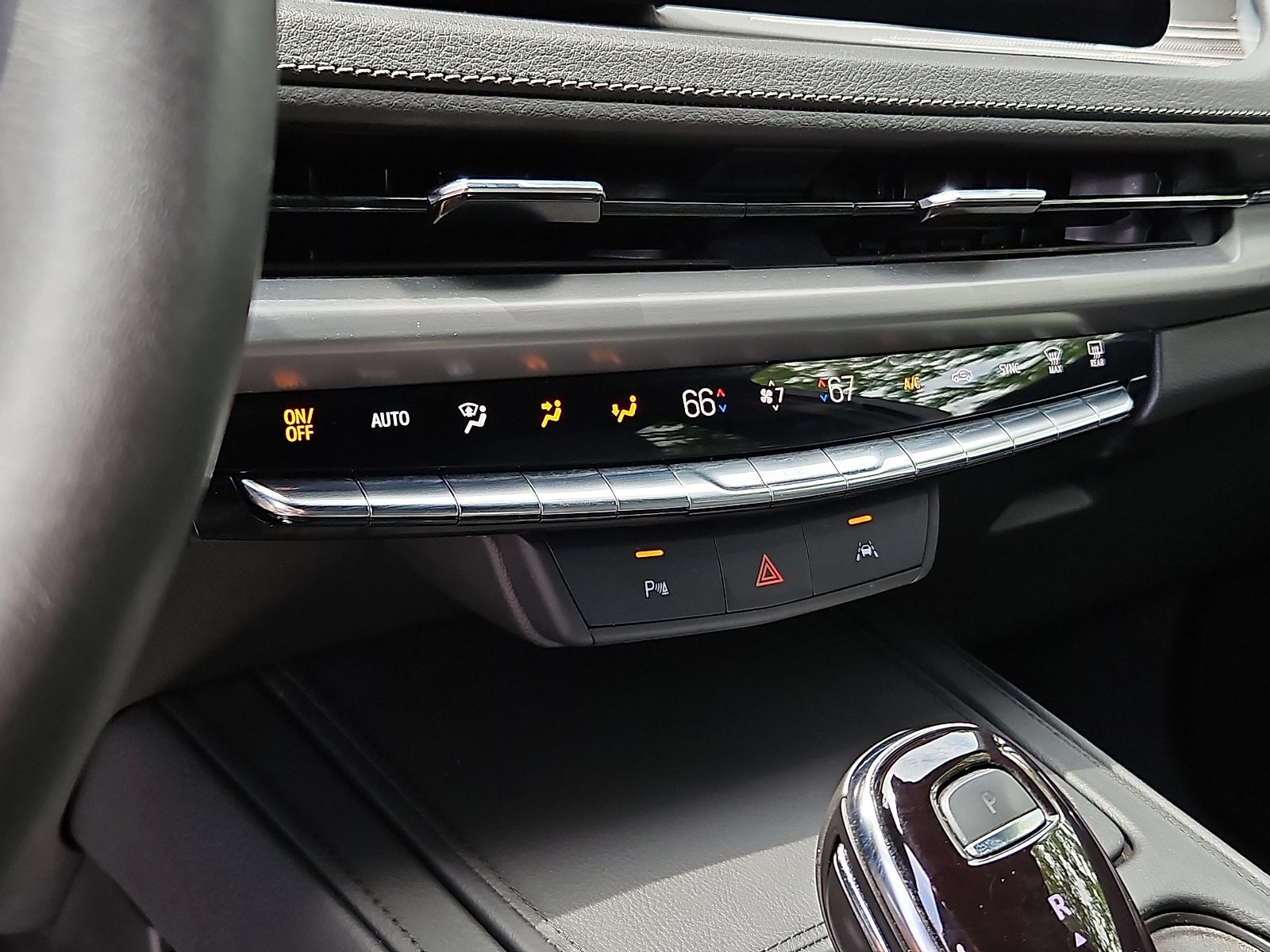 Certified 2025 Cadillac XT4 Premium Luxury AWD/4WD image 15
