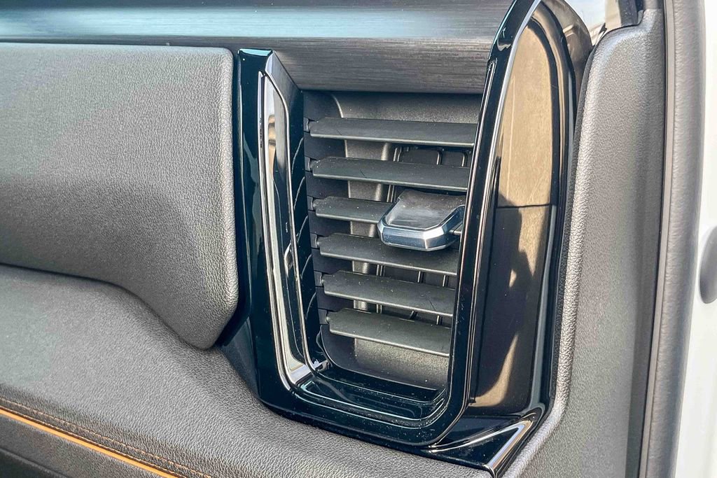 Used 2024 GMC Sierra 2500 AT4 w/ AT4 Premium Plus Package image 38