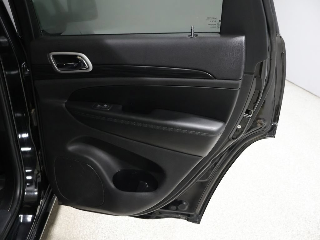 Used 2019 Jeep Grand Cherokee Altitude AWD/4WD image 24