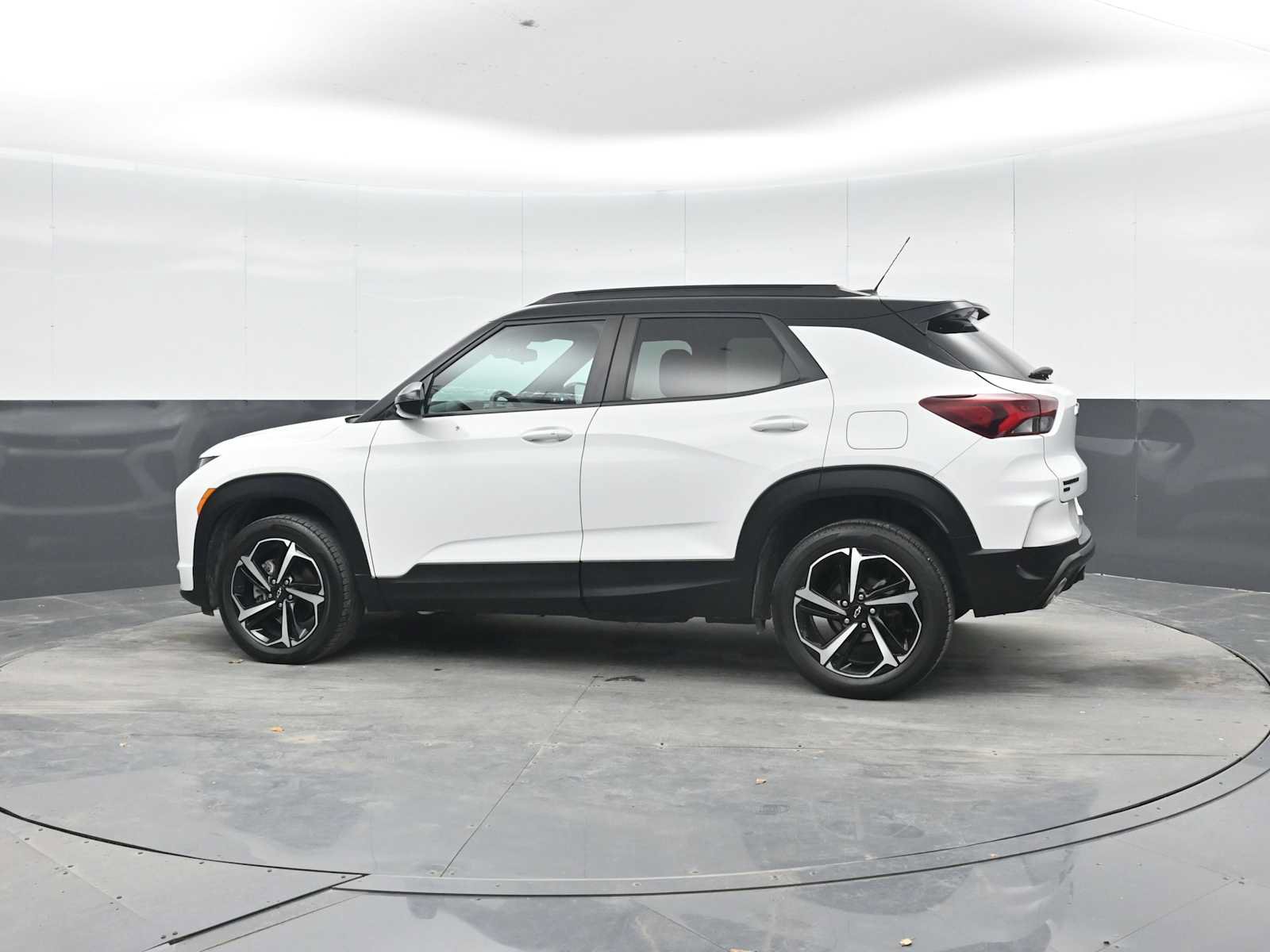 Used 2023 Chevrolet TrailBlazer RS AWD/4WD image 3