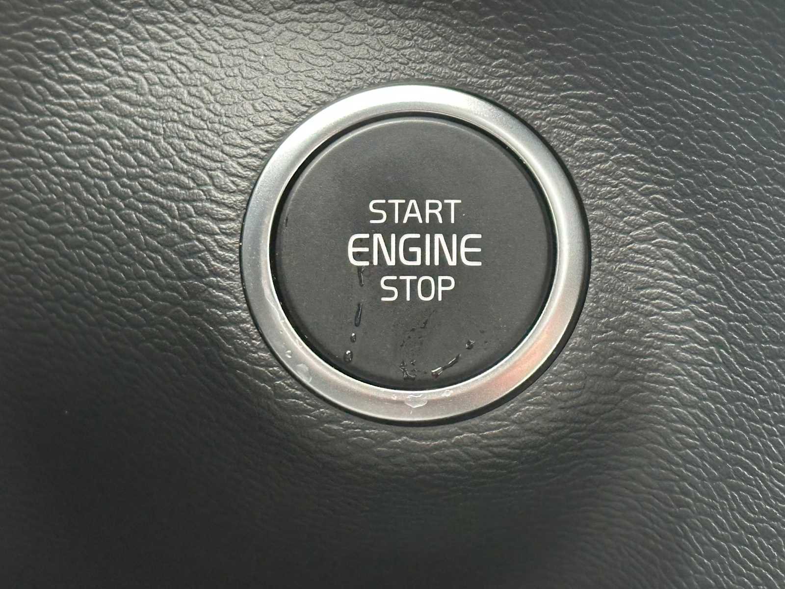 Used 2025 Volvo XC40 B5 Core w/ Protection Package Premier image 33