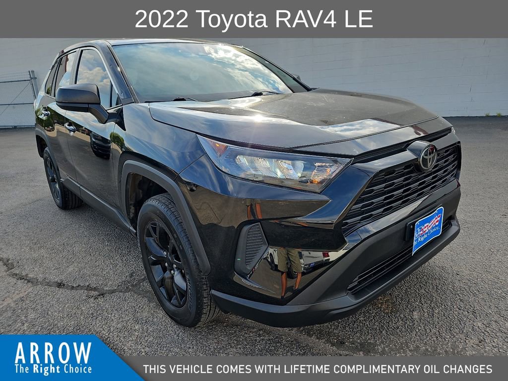 Used 2022 Toyota RAV4 LE video 2