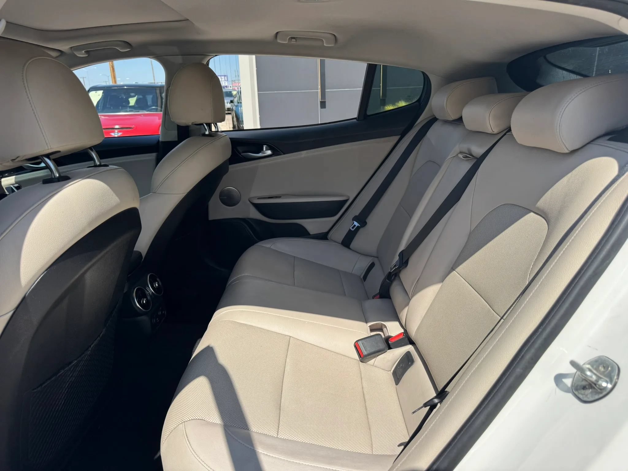 Used 2018 Kia Stinger Premium RWD image 26