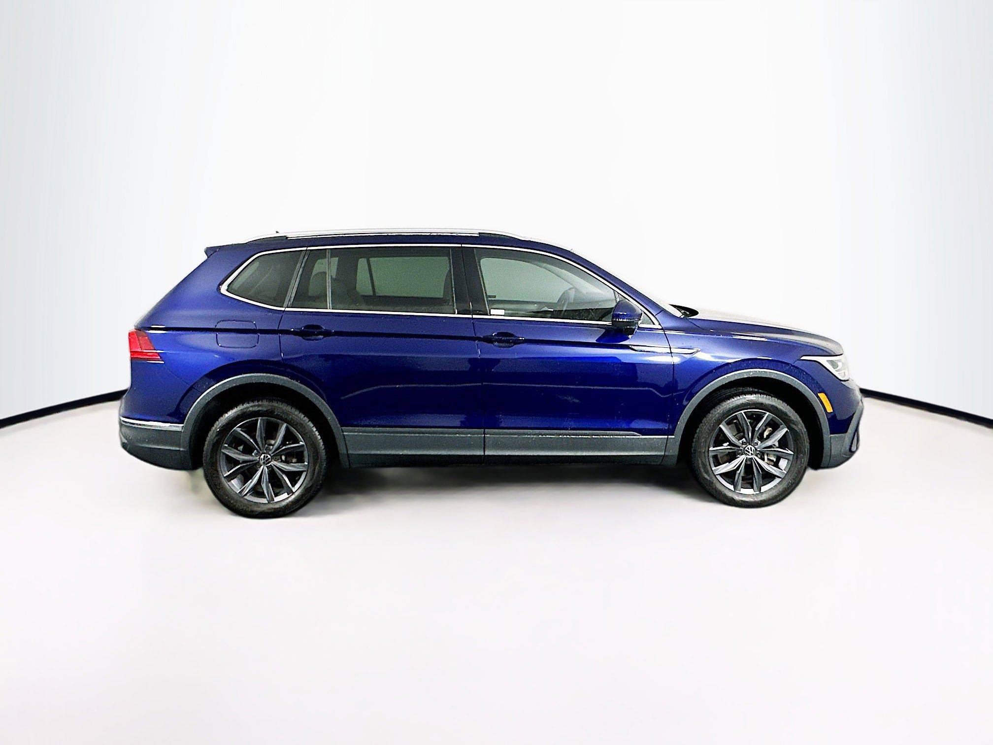 Used 2022 Volkswagen Tiguan SE image 10