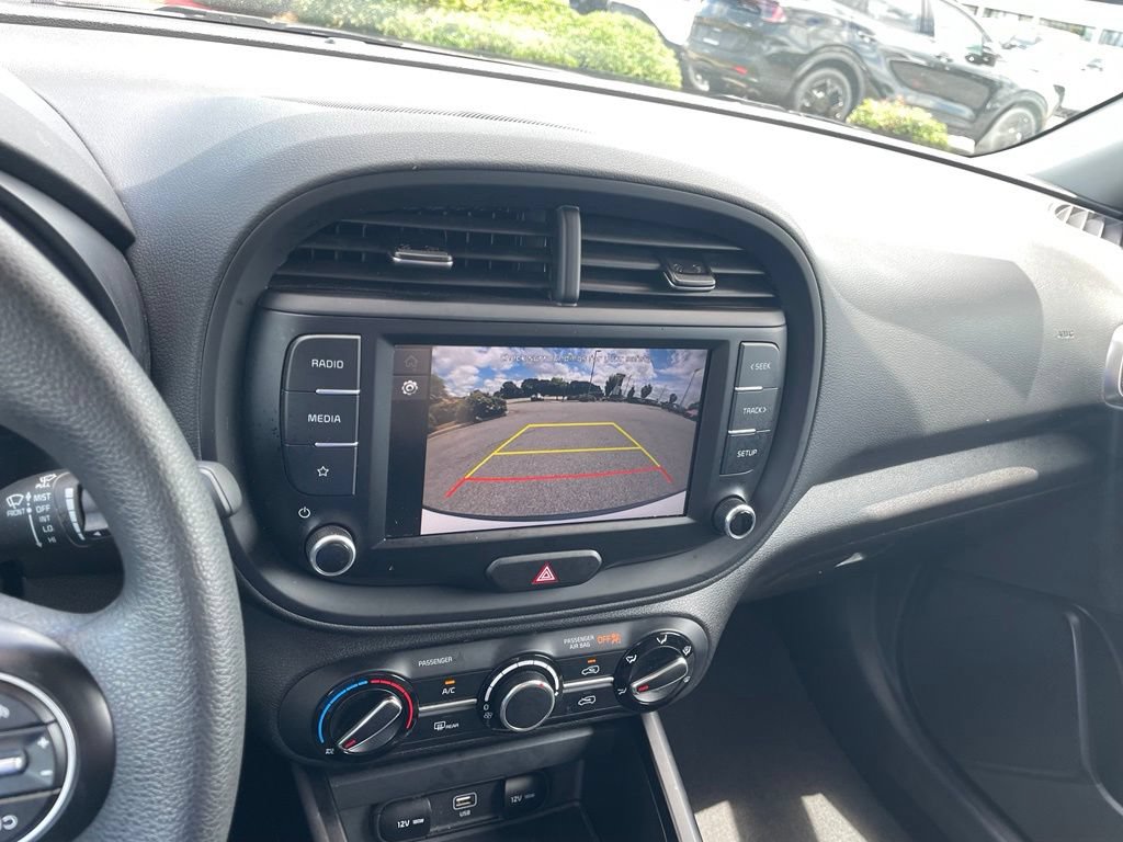Used 2023 Kia Soul LX w/ Option Group 015 FWD image 17