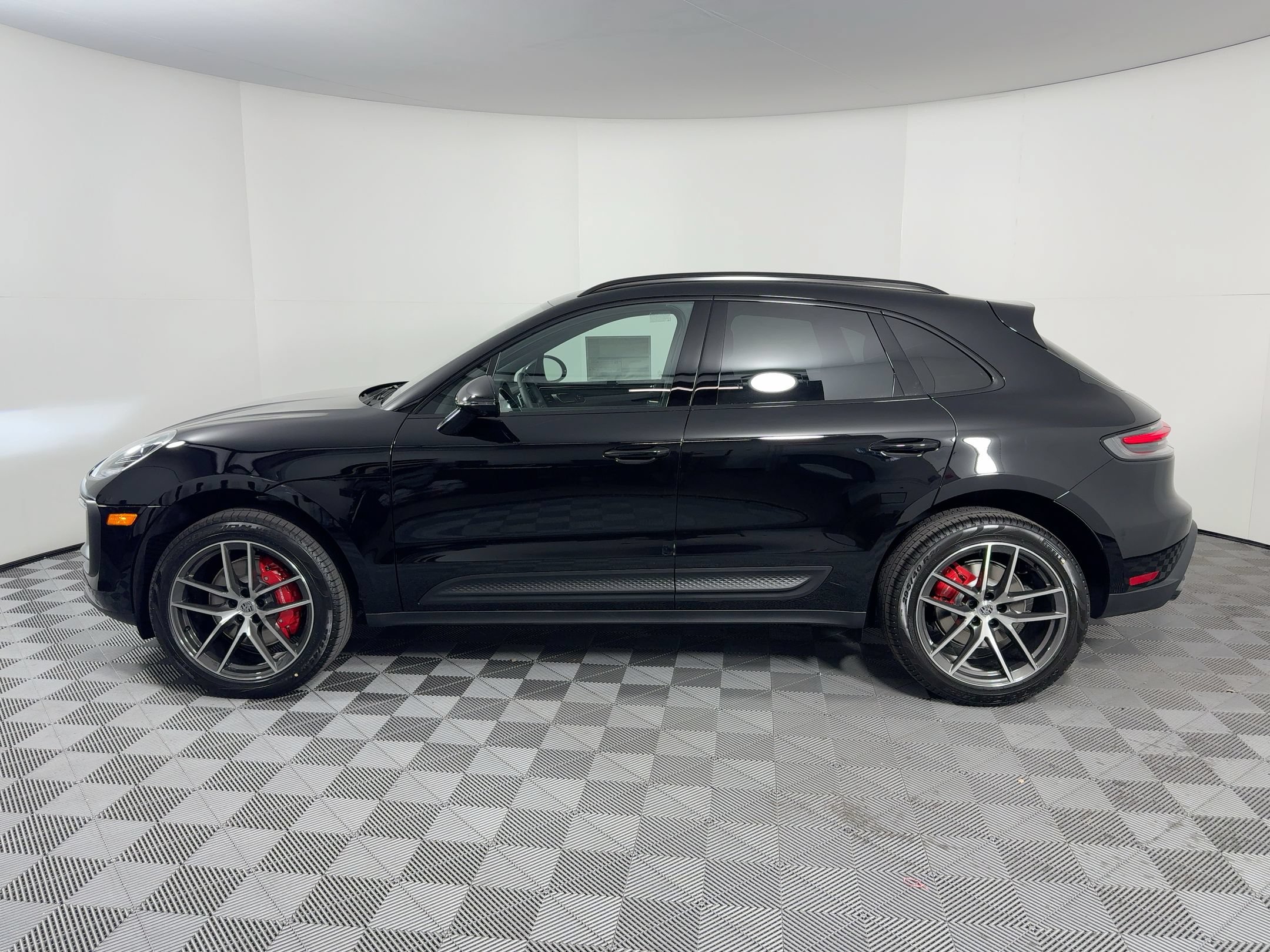 Used 2026 Porsche Macan S AWD/4WD image 2